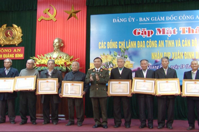 Công an Quảng Bình: Tổ chức gặp mặt, tri ân, trao thưởng Huy chương Chiến sỹ vẻ vang các hạng