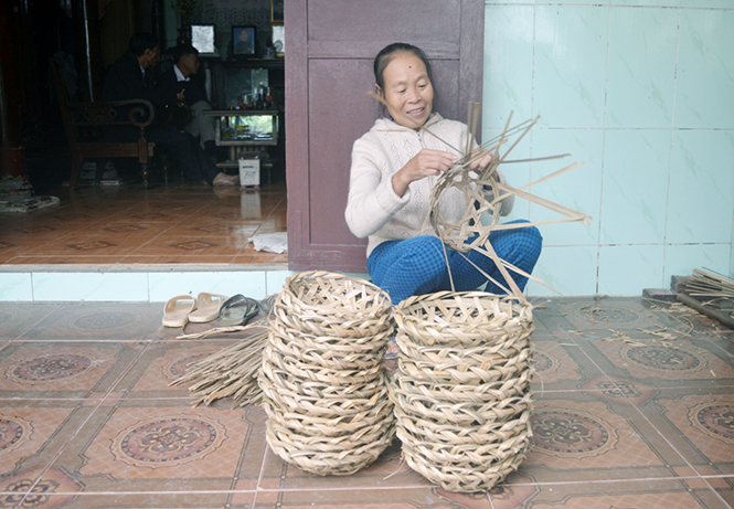Rộn ràng làng nghề đan lát Diên Trường