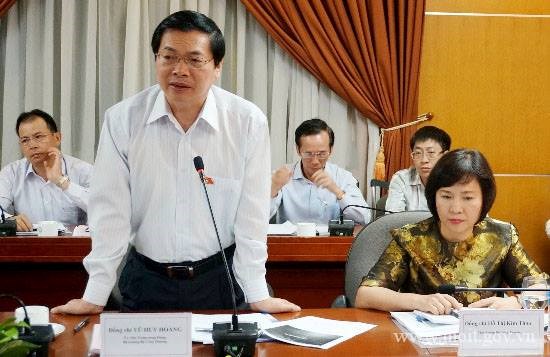 Thi hành kỷ luật ông Vũ Huy Hoàng và bà Hồ Thị Kim Thoa