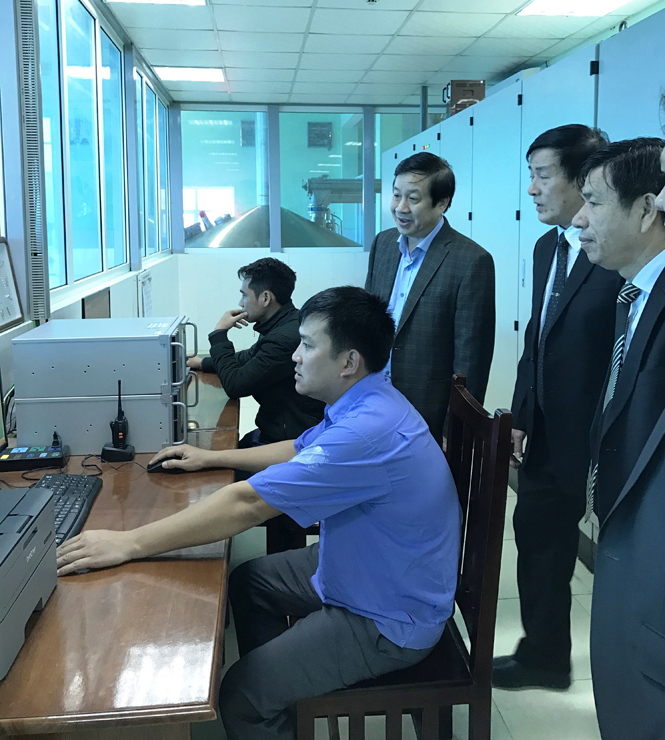 Đồng chí Phó Chủ tịch Thường trực UBND tỉnh thăm và kiểm tra tình hình sản xuất tại các doanh nghiệp