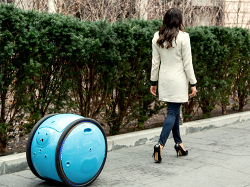 Piaggio giới thiệu vali tự di chuyển theo chủ nhân