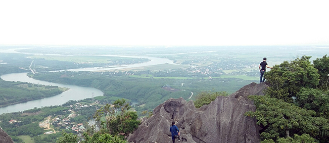 Đầu năm đi lễ núi Thần