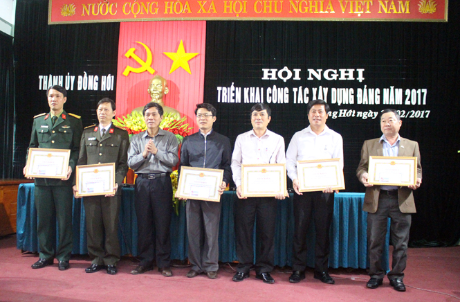 Thành ủy Đồng Hới: Công tác xây dựng Đảng phải gắn chặt với phát triển nhiều lĩnh vực
