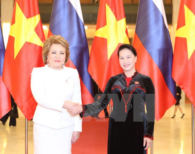 Việt Nam ưu tiên củng cố, phát triển quan hệ với Liên bang Nga