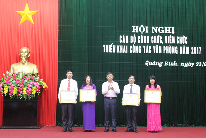Tập trung đổi mới công tác tham mưu, phục vụ hiệu quả hoạt động của UBND tỉnh