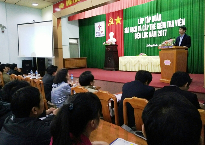Tập huấn sát hạch và cấp thẻ kiểm tra viên điện lực năm 2017