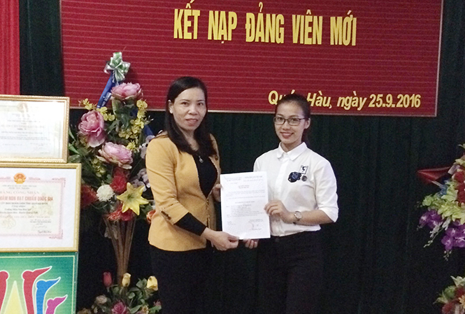 Đảng bộ thị trấn Quán Hàu: Chú trọng phát triển đảng viên mới