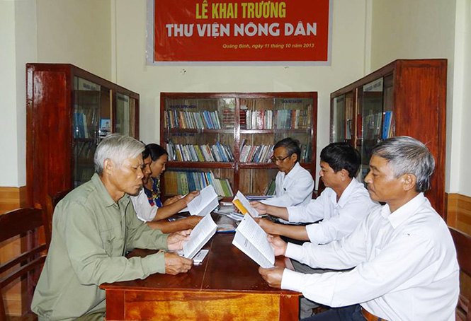 Tạo văn hóa đọc cho nông dân