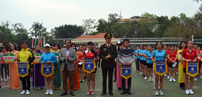 Công an tỉnh: Khai mạc giải bóng chuyền nữ năm 2017