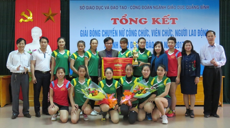 Bế mạc giải bóng chuyền nữ ngành Giáo dục - Đào tạo