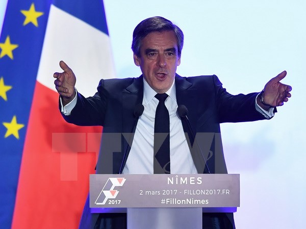 Cảnh sát Pháp khám xét biệt thự của ứng cử viên tổng thống Fillon