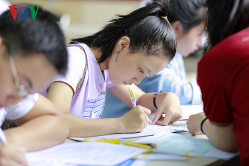 Khó như tuyển sinh cao đẳng, trung cấp