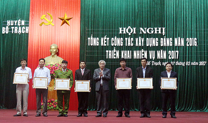 Đảng bộ huyện Bố Trạch: Tăng cường công tác xây dựng Đảng