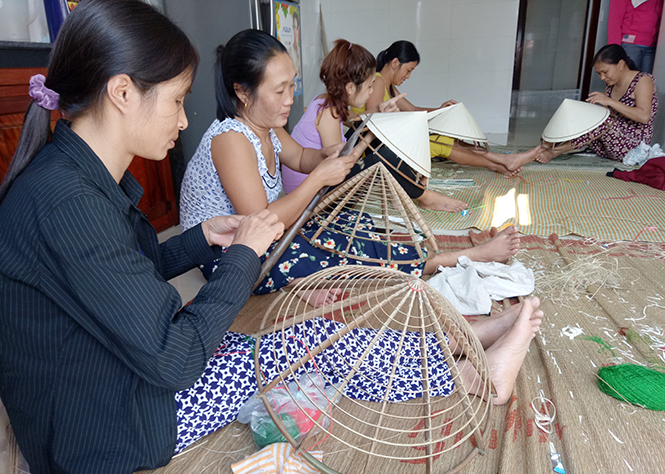 HTX sản xuất và thu mua nón lá Quảng Hải: Nâng cao hiệu quả hoạt động