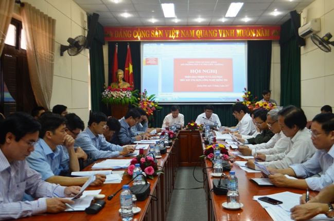 Đẩy mạnh ứng dụng CNTT, xây dựng Chính phủ điện tử