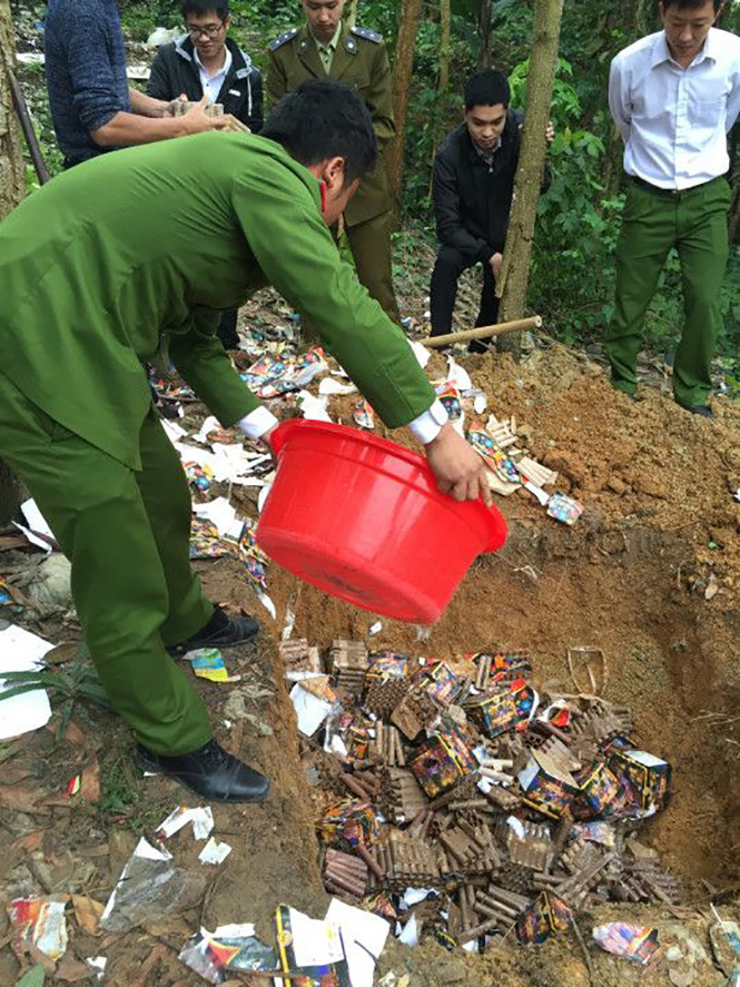 Tuyên Hóa: Tiêu hủy trên 150kg pháo nổ