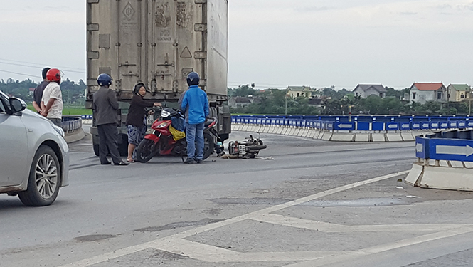 Hoạt động của 2 trạm thu phí đường bộ BOT trên địa bàn tỉnh: Còn không ít bất cập