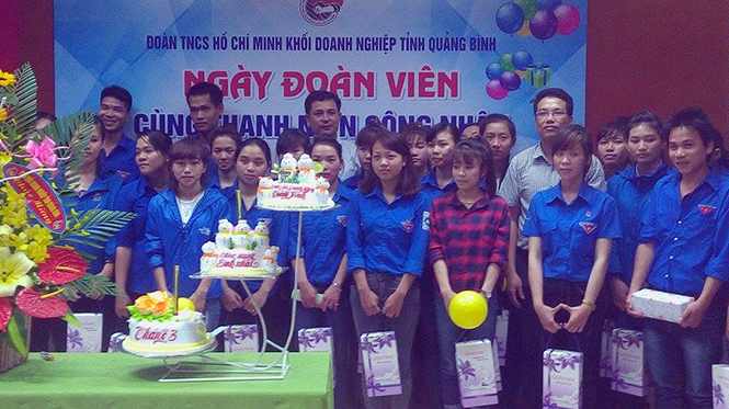 Đưa phong trào Đoàn đến với thanh niên công nhân