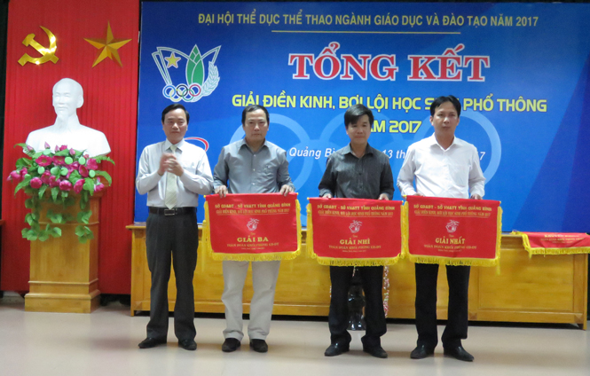 Phòng GD-ĐT Lệ Thủy thắng lớn tại giải điền kinh, bơi lội học sinh phổ thông