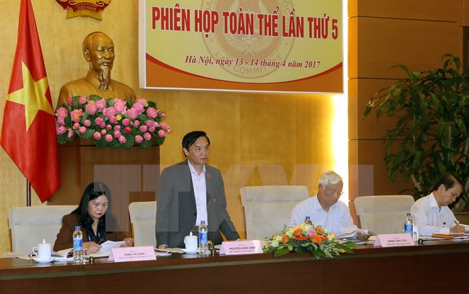 Giao không quá ba dự án luật cho một cơ quan soạn thảo, thẩm tra