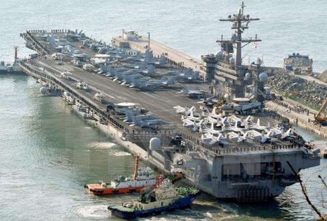 Tàu Nga, Trung Quốc bám sát tàu sân bay Mỹ ở biển Hoa Đông