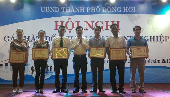 TP. Đồng Hới: Gặp mặt, đối thoại với doanh nghiệp năm 2017