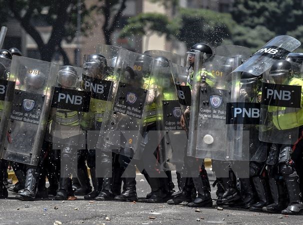 Venezuela: Hàng chục người thiệt mạng do bạo loạn ở Caracas