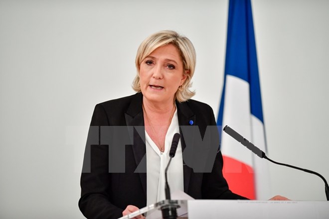 Bầu cử Pháp: Bà Marine Le Pen bất ngờ "đánh úp" ông Macron