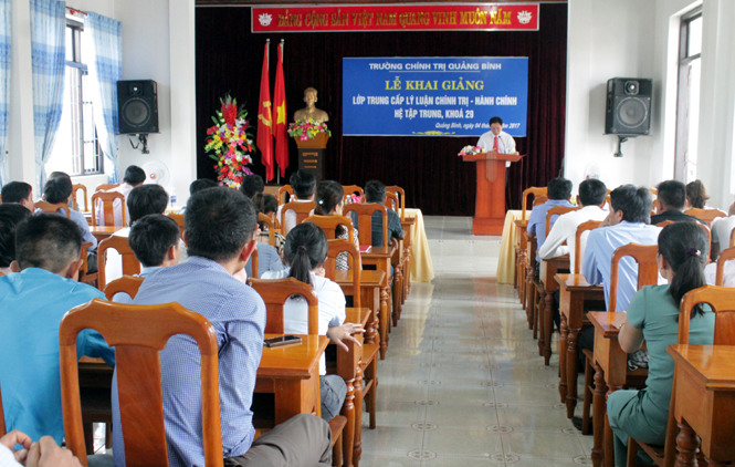 Khai giảng lớp Trung cấp lý luận chính trị-hành chính, hệ tập trung, khóa 29