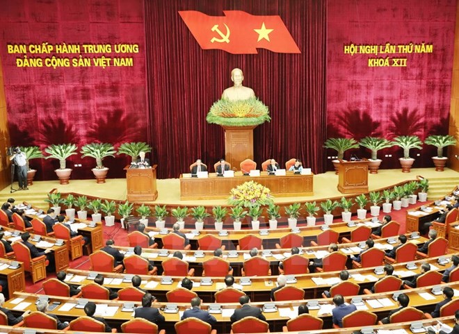 Ngày làm việc thứ hai Hội nghị lần thứ năm Ban Chấp hành TW Đảng