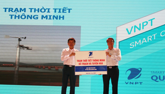 VNPT trao tặng tỉnh Quảng Bình 2 trạm thời tiết thông minh