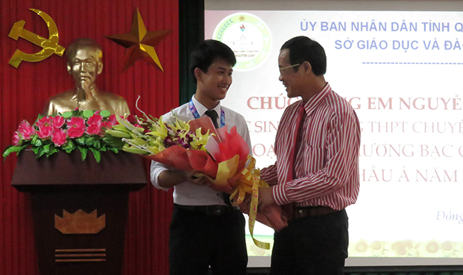 Chào đón Nguyễn Thế Quỳnh, chủ nhân huy chương Bạc kỳ thi Olympic Vật lý Châu Á 2017