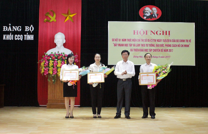 Triển khai chuyên đề năm 2017 về "Học tập và làm theo tư tưởng, đạo đức, phong cách Hồ Chí Minh"