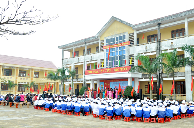 Nghiêm cấm việc ép buộc hoặc gợi ý mang tính ép buộc để bán sách, tài liệu, học cụ