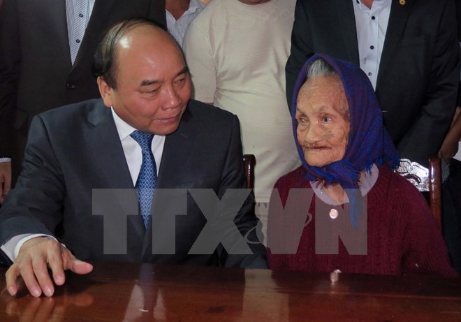 Thủ tướng chỉ thị tăng cường chăm sóc người có công với cách mạng