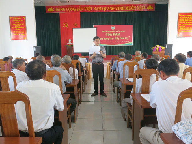 "Đừng vung tay - Hãy cầm tay"