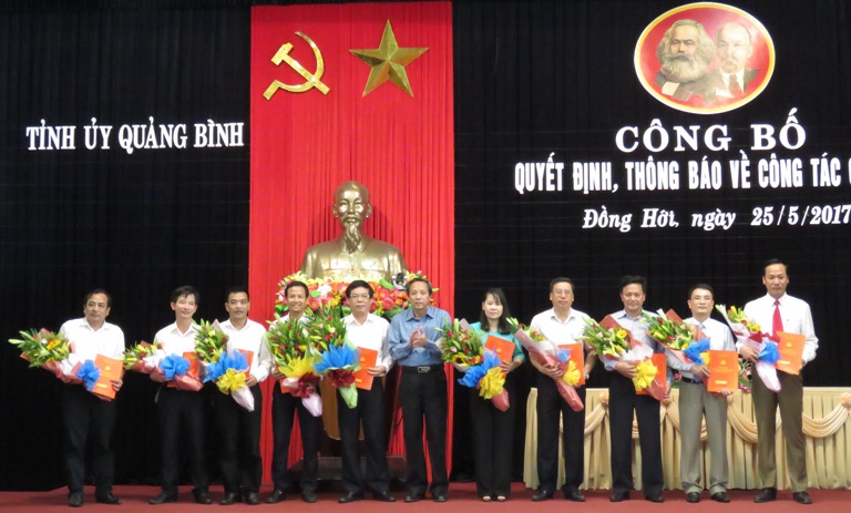 Thường trực Tỉnh ủy: Công bố quyết định, thông báo về công tác cán bộ