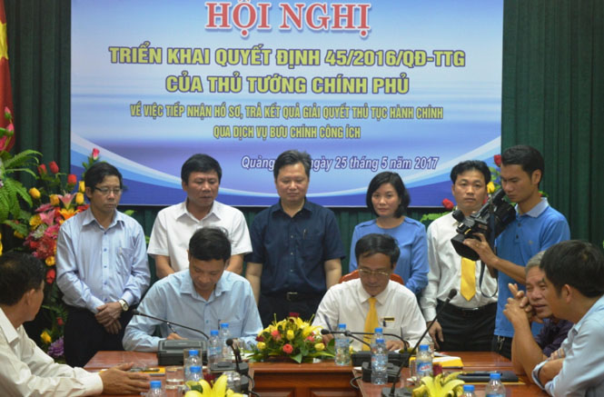Giải quyết thủ tục hành chính qua dịch vụ bưu chính công ích