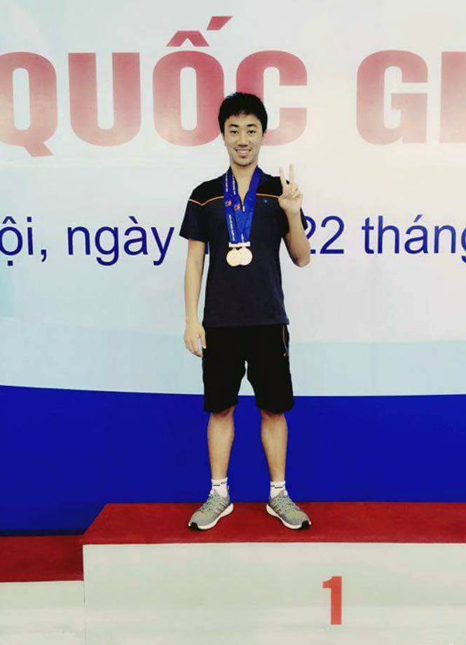 Kình ngư trẻ bên dòng Nhật Lệ