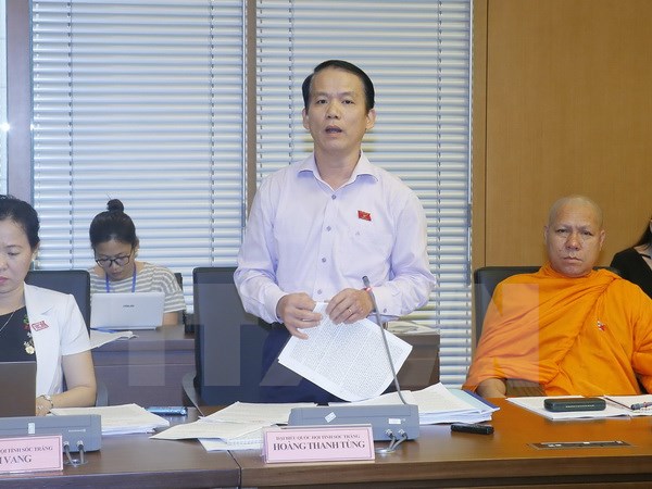 Đại biểu đưa ra nhiều ý kiến khác nhau về hình thức tố cáo
