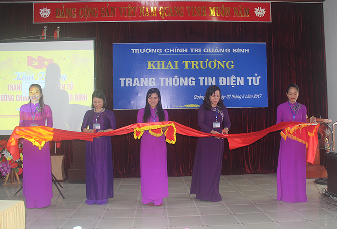 Khai trương Trang thông tin điện tử Trường Chính trị tỉnh