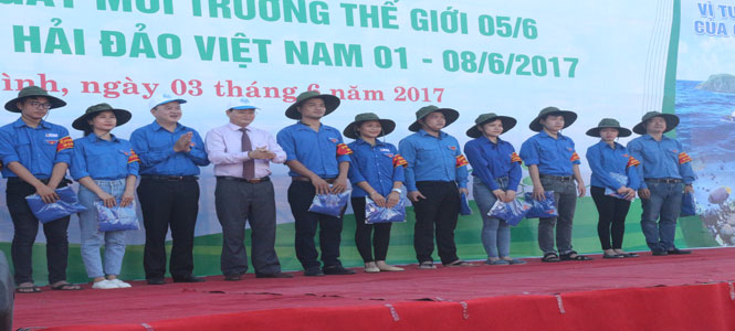 Mít tinh hưởng ứng ngày Môi trường thế giới, Tuần lễ biển và hải đảo Việt Nam