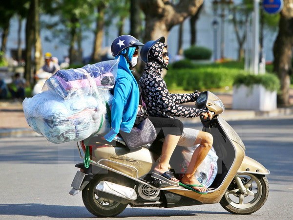 Thanh Hóa-Thừa Thiên-Huế ngày nắng nóng gay gắt, đêm có mưa rào và dông vài nơi