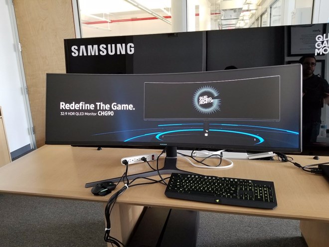Choáng ngợp với mẫu màn hình cong "siêu rộng" mới của Samsung