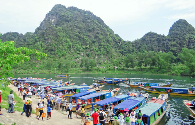 Giảm giá vé tham quan động Phong Nha, Tiên Sơn