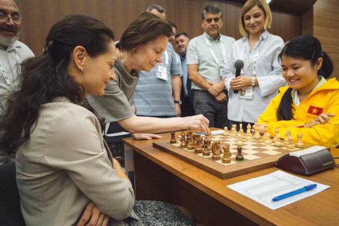 ​Thảo Nguyên hòa cựu vô địch nữ thế giới Alexandra Kosteniuk