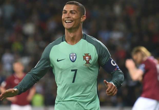 Confederations Cup 2017 với Nga-Bồ Đào Nha: Siêu sao và tráng sỹ