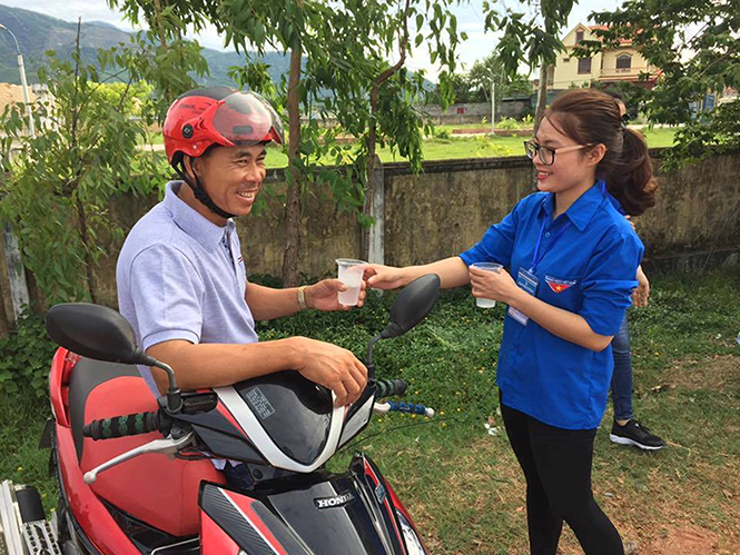 Hơn 200 tình nguyện viên tham gia tiếp sức mùa thi
