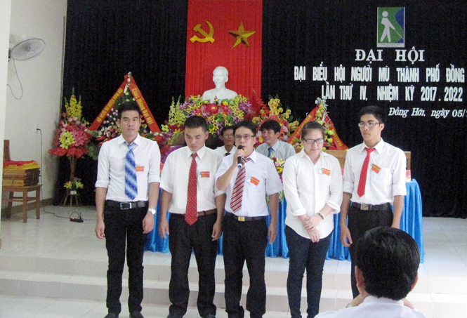 Người mù TP. Đồng Hới phấn đấu lao động, sản xuất hòa nhập với cộng đồng