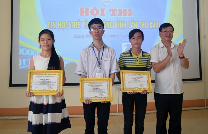 5 thí sinh giành giải nhất tại Hội thi tin học trẻ tỉnh Quảng Bình